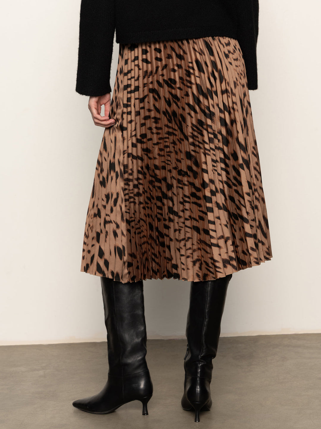 NOSTALGIA PLEATED MIDI SKIRT